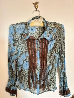 Y2K small/medium Women’s Blue/brown floral/Animal Print Button down Shirt